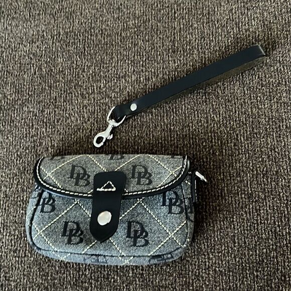 Dooney & Bourke Flap “DB” Wallet Wristlet- approx 6.5”/4.25”/1.25” - Picture 15 of 16